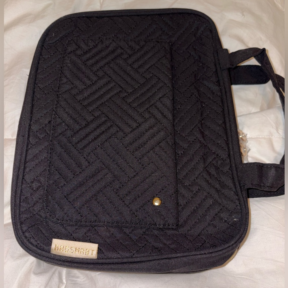 BAGSMART TRAVEL BAG, NEW WITH TAGS